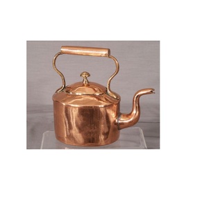 Hervidor de cobre hecho a mano vintage con cuerpo liso y borde pulido, ideal para exhibiciones de cocina rústicas o patrimoniales - Product Image 2