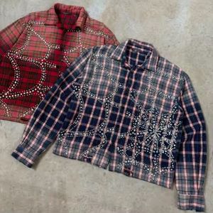 Camisas de franela personalizadas con diamantes de imitación desgastados Vintage de gran tamaño con logotipo lavado con ácido bordado de manga larga con botones a cuadros - Product Image 2