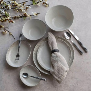 Couverts modernes en résine verte pour des repas familiaux élégants, des événements, des fêtes et une utilisation comme cadeau attentionné, vente en gros en provenance d'Inde - Product Image 4