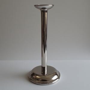 Portavelas de Navidad plateado de lujo diseñado con detalles pulidos que ofrecen un estilo premium para una decoración elegante del hogar - Product Image 5