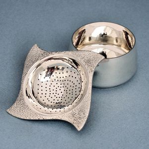 Protective metal <b>wine</b> <b>bottle</b> <b>coaster</b> helping prevent heat moisture damage on marble wood glass surfaces reliably daily - Product Image 3