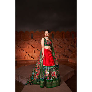 Última tendencia Festival desgaste Dola seda Patola estampado Lehenga Choli con Dupatta proveedor de fábrica al por mayor - Product Image 1