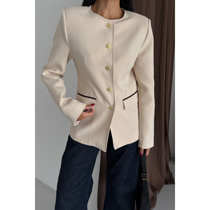 Chaqueta Balzer Beige con Cuello Redondo y Detalle de Ribete en los Bolsillos para Mujer - Product Image 5