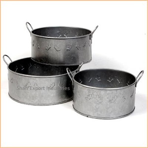 Macetas de flores de hierro galvanizado populares con mangos de madera Forma Ovalada para el hogar Decoración de jardín al aire libre Maceta - Product Image 3