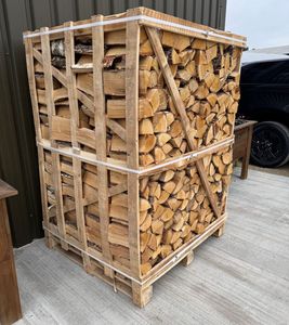 Hardwood Premium <b>Kiln</b> Dried Firewood / Oak wood and pine wood firewood <b>for</b> <b>sale</b> worldwide - Product Image 4