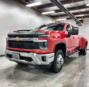 Chevrolet Silverado 3500HD LT 2024 USADO EN BUEN ESTADO, Cabina Doble, 4x4, Volante a la Izquierda, Cuero Oscuro, R19, Automático, Techo Solar - Product Image 1
