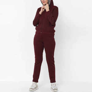 Fabrication de sweats à capuche d'hiver pour femmes, conception personnalisée, sweats à capuche oversize de haute qualité et pantalons de survêtement en fourrure pour femmes - Product Image 3
