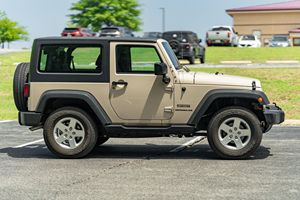 Jeep Wrangler Sport 4x4 Usado en Excelentes Condiciones, Año 2016 - Product Image 2