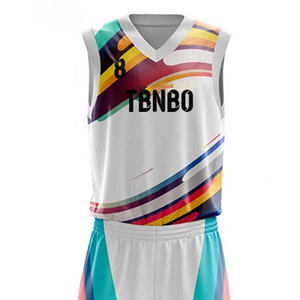 Conjunto de uniformes de baloncesto con estampado personalizado, Camiseta deportiva de baloncesto con sublimación de poliéster transpirable para hombre de talla grande al por mayor - Product Image 4