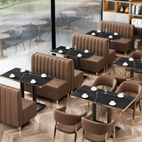 Ensemble de tables et de chaises de restaurant commercial de luxe moderne, meubles de salle à manger rembourrés en velours pour hôtel, café, bistrot