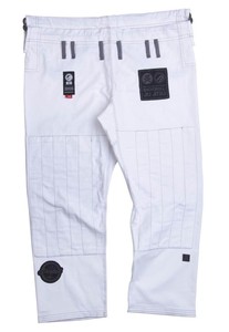 Uniforme de Jiu-Jitsu Brasileño Shoyoroll Cut Batch 51 REBEL Japón, Blanco con Combinación Negra - Product Image 3