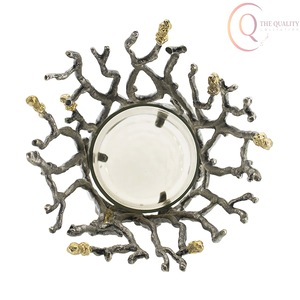 แจกันโลหะคุณภาพพรีเมียม รูปทรงศิลปะ พร้อมรายละเอียดประณีต เหมาะสำหรับตกแต่งภายในระดับไฮเอนด์ - Product Image 5