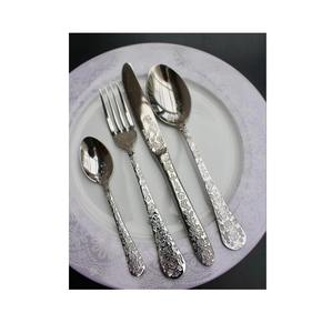 ชุดช้อนส้อมมีด้ามจับสแตนเลสดีไซน์แบบบิดออกใหม่ชุดช้อนส้อมมีดีไซน์ที่น่าทึ่ง - Product Image 3