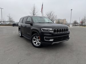 Jeep Wagoneer Serie II V8 5.7L RWD 2022 Usado en Buen Estado - Product Image 2