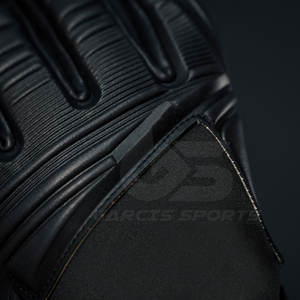 Haute Qualité Professionnel Allemand En Cuir 4mm Football Gardien Gants Respirant Léger Coupe-Vent Plein Doigt Poignées - Product Image 3