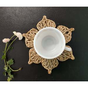 Posavasos de té de 6 pulgadas hechos a mano de Mukherjee Handicrafts (Juego de 4) Disfrute de los accesorios de decoración de mesa de yute de belleza Natural - Product Image 3