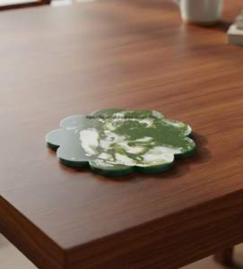 Tablero Charlie de Resina Hecho a Mano por faizacraft - Product Image 1