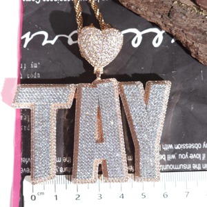 Collar con Colgante de Corazón con Iniciales, Chapado en Oro con Diamantes de Imitación VVS, Estilo Hip Hop, para Hombre, a Bajo Precio - Product Image 3