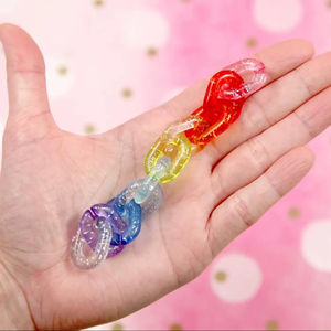 Cadena Decorativa de Pared de Resina Epoxi Moderna Hecha a Mano, Cadena de Resina de Lujo para Colgar en la Pared para Espacios Contemporáneos, Decoración del Hogar - Product Image 1