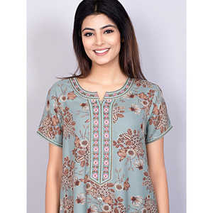 Ensemble de robe de nuit imprimée à manches courtes Alpine avec poche latérale et broderie au col, en tissu doux, pour mariée, ODM, personnalisable, 3 pièces - Product Image 1