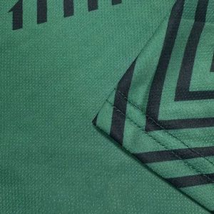 เสื้อฟุตบอลซับลิเมชั่นแฟชั่นล่าสุดสำหรับฤดูร้อน ผู้ใหญ่ สกรีนชื่อและโลโก้ได้ตามต้องการ ระบายอากาศได้ดี แห้งเร็ว แขนสั้น ผ้าโพลีเอสเตอร์ - Product Image 4