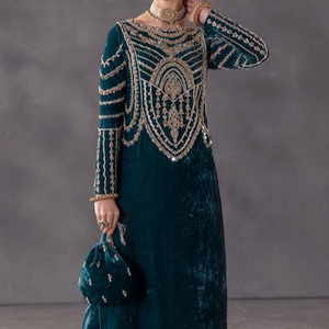 ใหม่สไตล์ยาว KURTA & SALWAR บนผ้ากำมะหยี่ประดับลูกปัดแก้วคริสตัลสวยงาม DABKA ทำงานสำหรับงานปาร์ตี้-สวมใส่ @ 2022 - Product Image 1