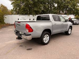 2018 Toyota Hi Lux Aspire Modèle Double Cab 4x4 Conduite à gauche avec boîte de vitesses manuelle Intérieur en cuir foncé R16 Diesel Taille des pneus - Product Image 6