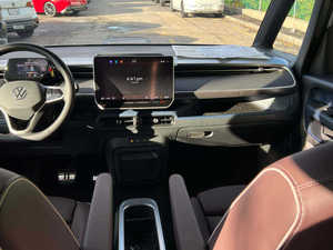 Sharp White 2024 Pro S RWD Eléctrico, Volante a la Izquierda, Cuero, Calefacción, Transmisión Automática, Sistema de Navegación, R17, Furgoneta Ligera de 7 Plazas - Product Image 4