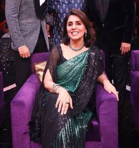 Fait à la main belle robe traditionnelle indienne superbe fausse Georgette tissu de haute qualité Double séquence Saree - Product Image 3