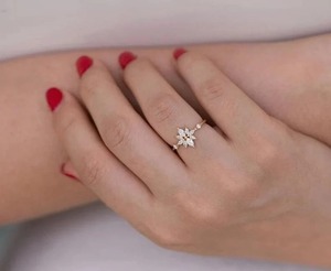 Belle bague en argent sterling 925 avec un cluster de diamants en moissanite taille marquise, bague à fleurs, coupe excellente, bijoux, meilleur cadeau pour elle - Product Image 2