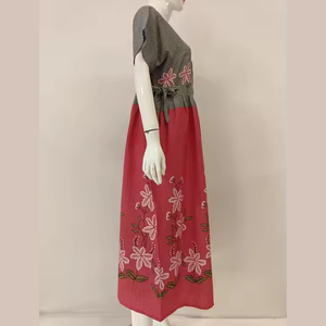 Robe d'été rayonne de haute qualité pour femmes, vêtements de nuit grande taille, motif floral minimaliste chrysanta - Product Image 2