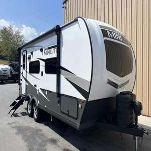 Nouvelle caravane de luxe pour le camping en plein air, les voyages et les loisirs, en acier et aluminium, capacité de charge de 4650 kg, pour 4 à 6 personnes - Product Image 1