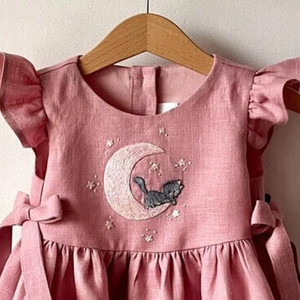 Robe brodée à la main en lin doux pour bébé fille Style décontracté pour le premier anniversaire des tout-petits OEM Made in Vietnam - Product Image 5