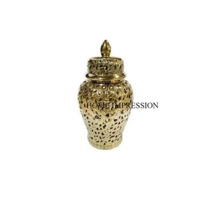 Tamaño pequeño Chapado en oro de alta calidad Metal resistente Precioso diseñador Centro de mesa y decoración Suministro de tarro de jengibre DE LA India - Product Image 1