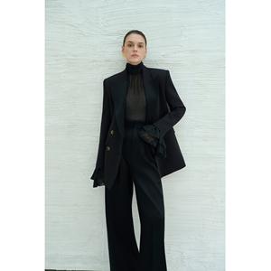 Pantalons élégants pour femmes ODM PANTALONS À JAMBE LARGE Mison Satin 89% Triacétate - 11% Polyester Pantalons et pantalons pour femmes tissés unis - Product Image 4