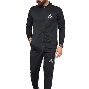 Vêtements d'entraînement en polyester personnalisés, ensembles de survêtement en gros, noir, coupe ajustée, jogging pour hommes, survêtement de sport par Ako - Product Image 1