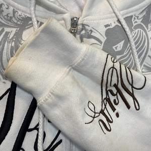 เสื้อฮู้ดดี้ผู้ชายสไตล์วินเทจ ลุคซันเฟด แต่งรอยแตก ลุคเก่า สำหรับผู้ชาย เสื้อฮู้ดดี้สไตล์เรโทร ทันสมัย ผ้าเฟรนช์เทอร์รี่หนานุ่ม ลุคฟอกสี ลุคดิสเทรส - Product Image 6