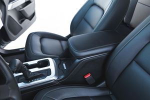 2021 COOLRADO ZR2 4x4 USADO, Bajo Kilometraje, Motor en Buen Estado, Transmisión Automática, Techo Solar Panorámico, Faros LED, Listo para Enviar - Product Image 6