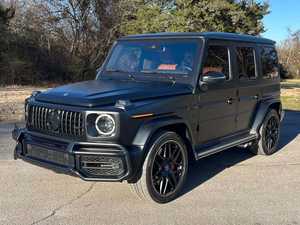 G-Class AMG G 63 4MATIC 2025 Negro Ejecutivo Usado con Techo Solar, Arranque Remoto, Asientos de Cuero, Paquete Premium - Product Image 2