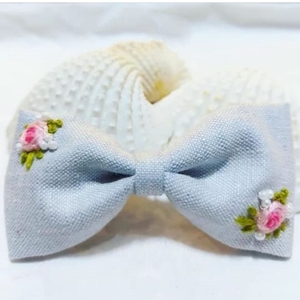 Lazos bordados a mano hechos a medida de 100% telas de algodón idea para tiendas de accesorios para el cabello adecuados para la reventa - Product Image 3