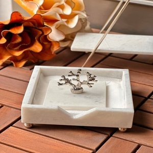 กล่องใส่กระดาษทิชชูโลหะขัดเงา ดีไซน์ลายดอกไม้ทองคำแฟนซี สไตล์ใบแปะก๊วย งานแฮนด์เมด คลาสสิก เหมาะสำหรับร้านอาหารและโรงแรม - Product Image 6