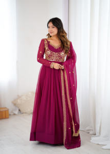 Traje Anarkali de Georgette Magenta Bordado con Dupatta para Bodas Festivas, Ropa Étnica Premium para Mujer - Product Image 2