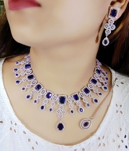 Ensemble de collier anti-ternissement pour femmes indiennes avec boucle d'oreille assortie et bijoux Maang Tika AD pour cadeau de fiançailles de fête de mariage - Product Image 5