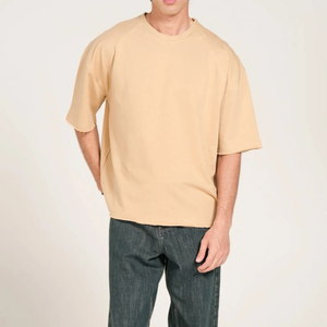Camiseta de corte holgado con hombros caídos para hombre, camisetas de corte holgado para hombre de alta calidad y peso pesado a precio económico. - Product Image 1
