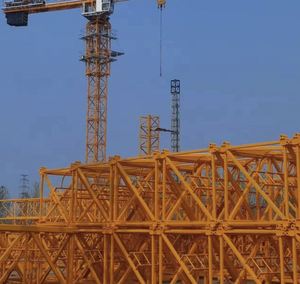 Grúa de Torre de Alta Resistencia y Rentable de 8, 10, 12, 16 y 20 Toneladas para Obras de Construcción - Product Image 1