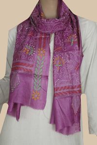 Tissu d'écharpe de broderie personnalisé avec service d'étiquetage blanc pour des commandes en gros de haute qualité et des solutions de marque sur mesure à bas quantité minimale de commande - Product Image 4