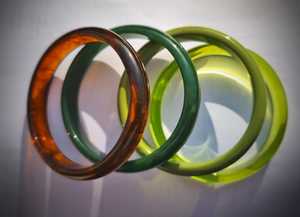 กำไลเรซินคุณภาพสูงลายธรรมชาติทำด้วยมือด้วยดอกไม้ใบไม้และหิน - Product Image 3