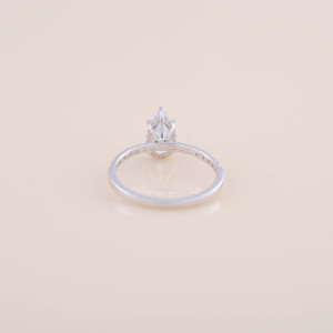 Anillo de Compromiso con Diamante Cultivado en Laboratorio de Corte Pera de 1.02 Quilates, Plata de Ley 925 Sólida, Banda Pavé, Anillo Nupcial - Product Image 4