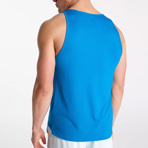 Camiseta sin mangas deportiva para hombre con corte atlético y tacto suave diseñada para un estilo de vida activo o casual - Product Image 3