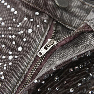 กางเกงขาสั้นผู้ชายประดับพลอยเทียมคุณภาพสูงสไตล์หรูหราผ้าคอตตอนสี100% ซีดจางพร้อมพลอยเทียมลายสตรีทแวร์เหมาะกับแสงแดด - Product Image 4